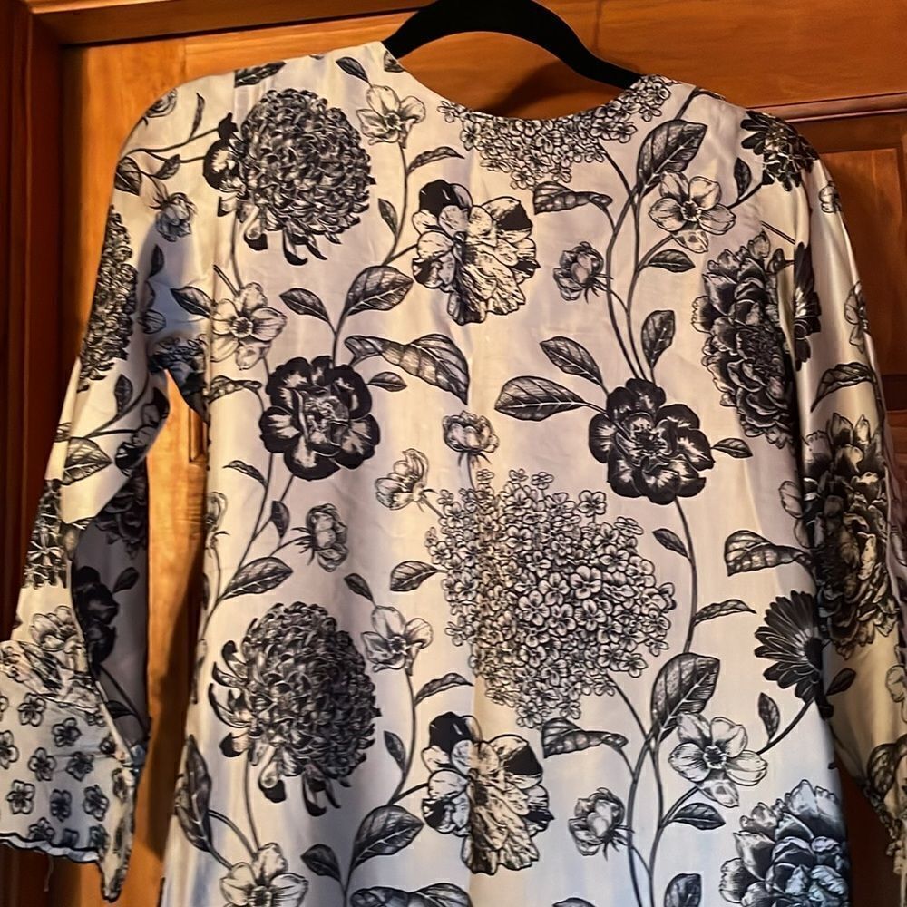 Kashish beaded/sequin threaded Floral cultural dress - Picture 13 of 13
